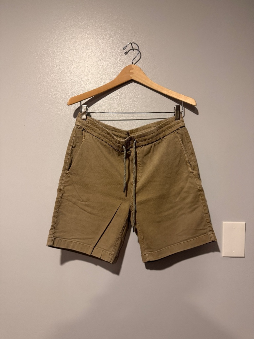 Faherty Khaki Men’s Flat Front Drawstring Shorts